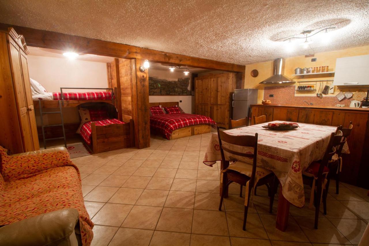 La Maison De Karen The Deer House Gignod Екстериор снимка