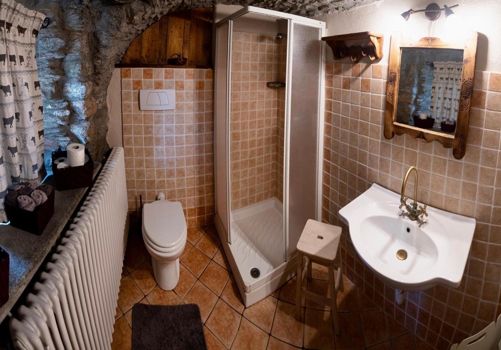La Maison De Karen The Deer House Gignod Екстериор снимка